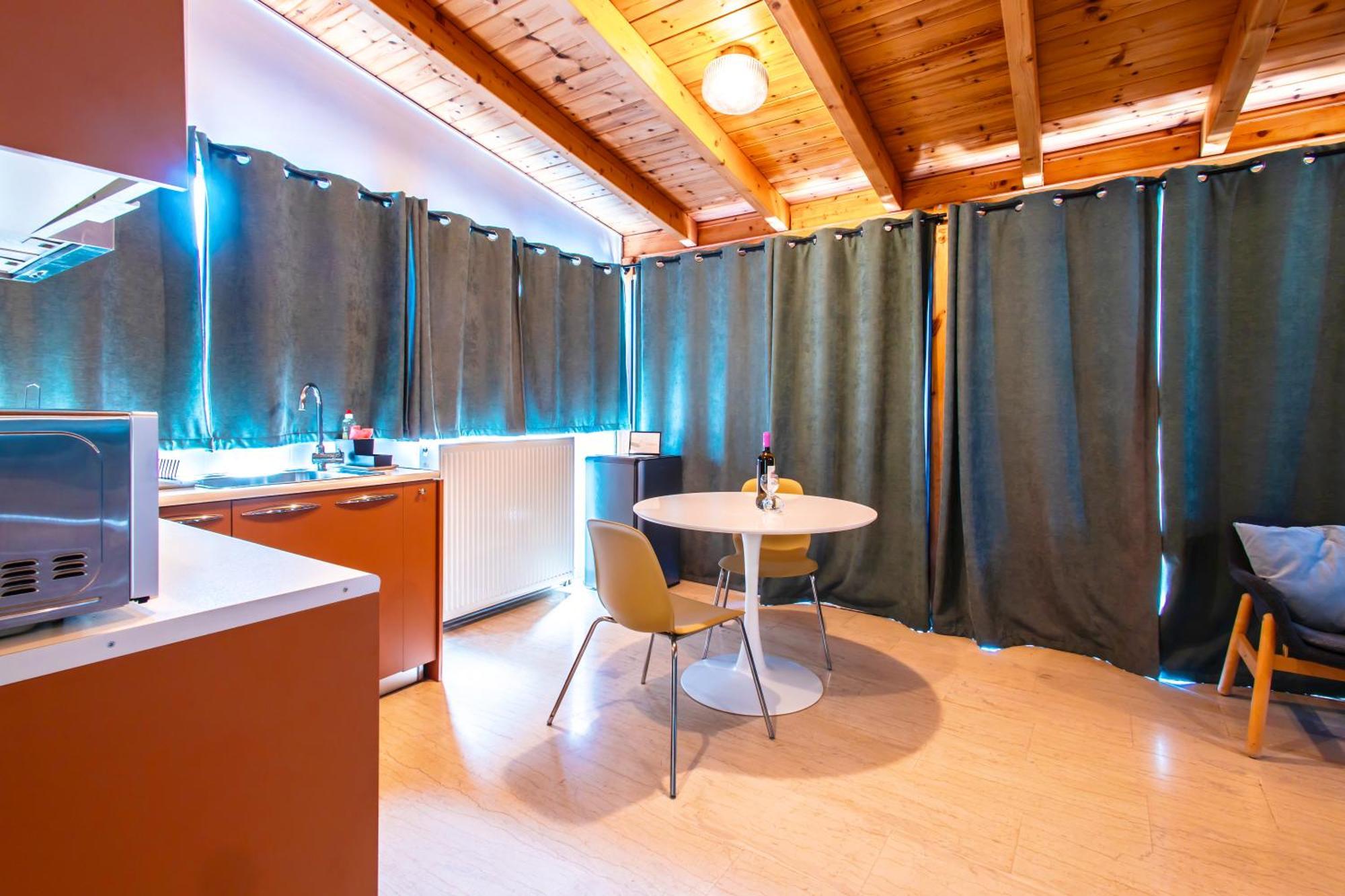 Lis153 By Smart Cozy Suites - Top Floors With Amazing City View - Available 24Hr เอเธนส์ ภายนอก รูปภาพ