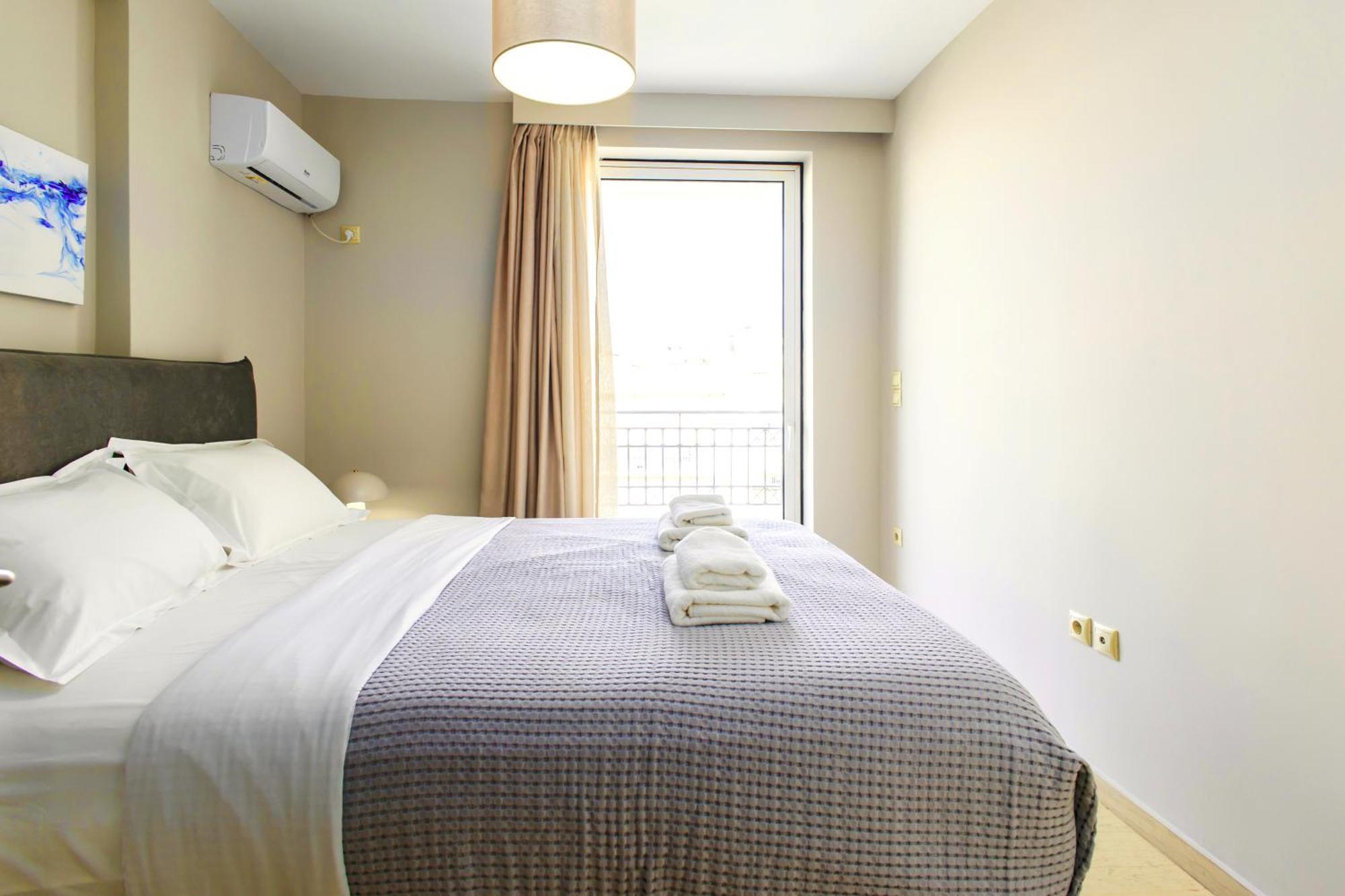 Lis153 By Smart Cozy Suites - Top Floors With Amazing City View - Available 24Hr เอเธนส์ ภายนอก รูปภาพ