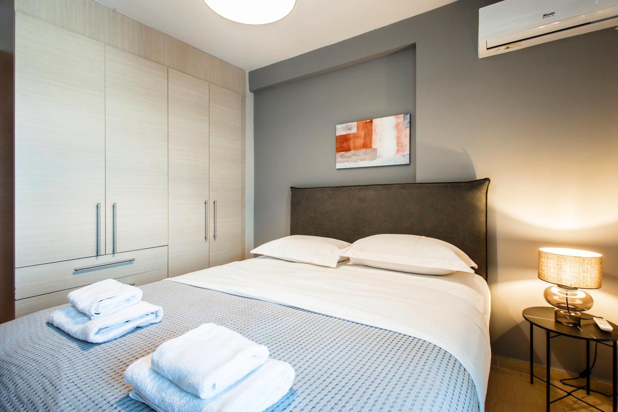 Lis153 By Smart Cozy Suites - Top Floors With Amazing City View - Available 24Hr เอเธนส์ ภายนอก รูปภาพ