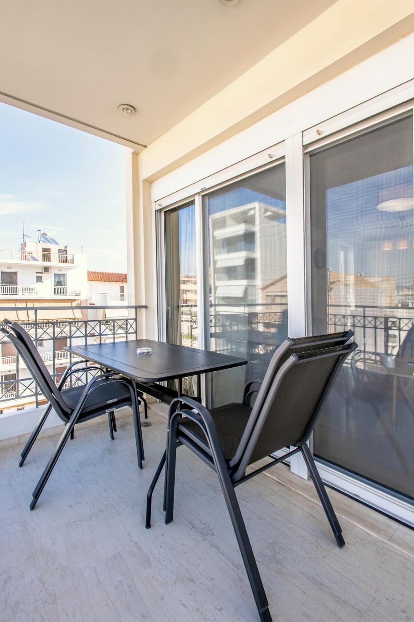 Lis153 By Smart Cozy Suites - Top Floors With Amazing City View - Available 24Hr เอเธนส์ ภายนอก รูปภาพ